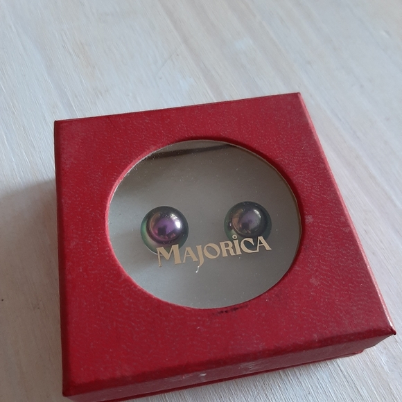 Majorica pearl earrings silver hardware - Picture 4 of 4